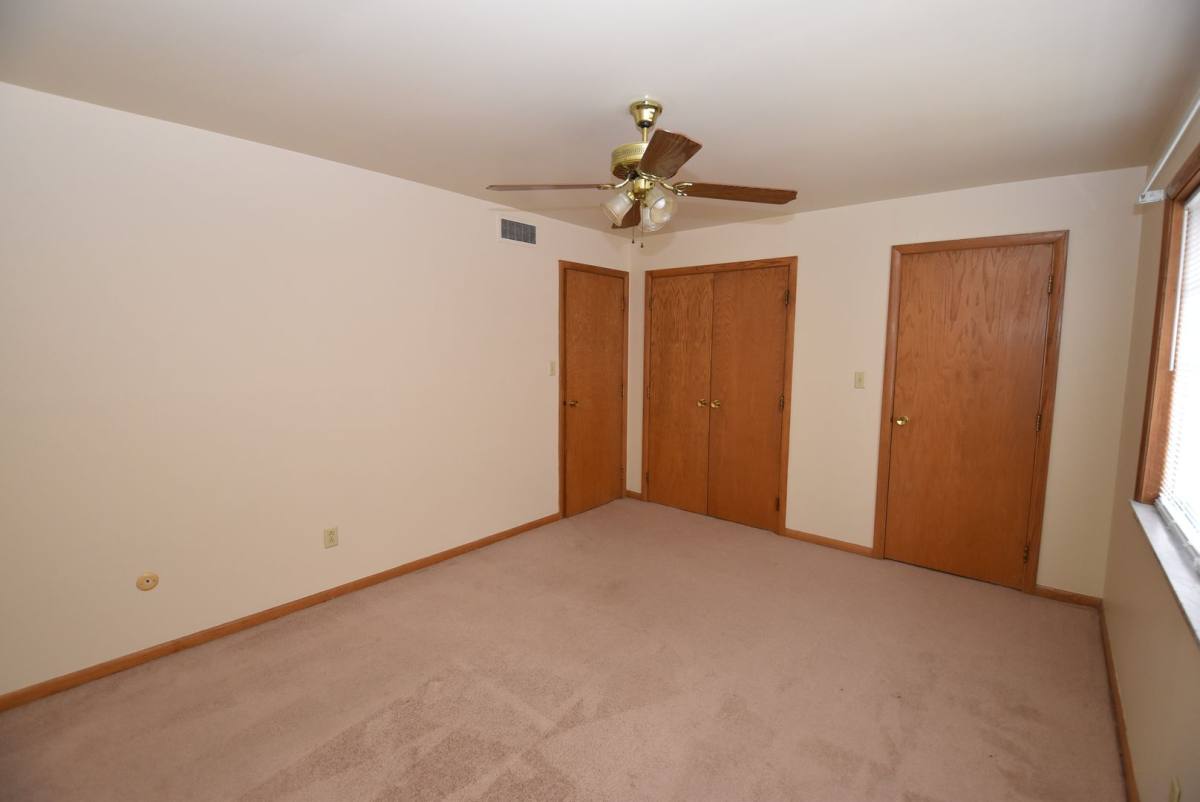 Apartment for rent at 555 E N St, Greenfield, IN 46140
