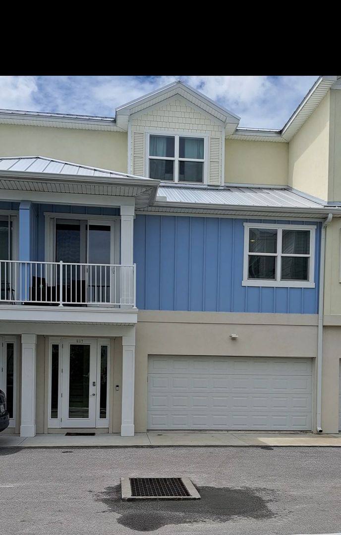 Townhouse for rent at 817 Oak Bend Lane, Dunedin, FL 34698