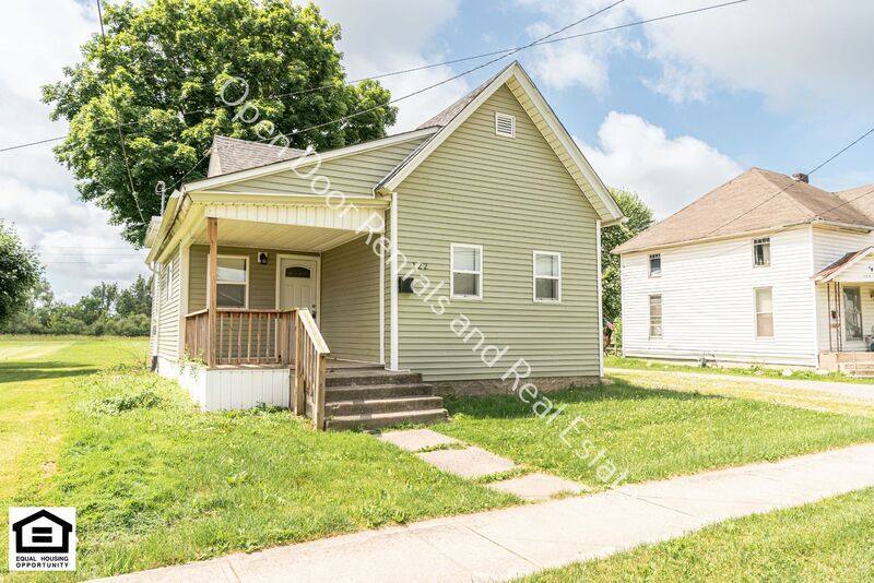 House for rent at 122 Walnut St, Butler, IN 46721