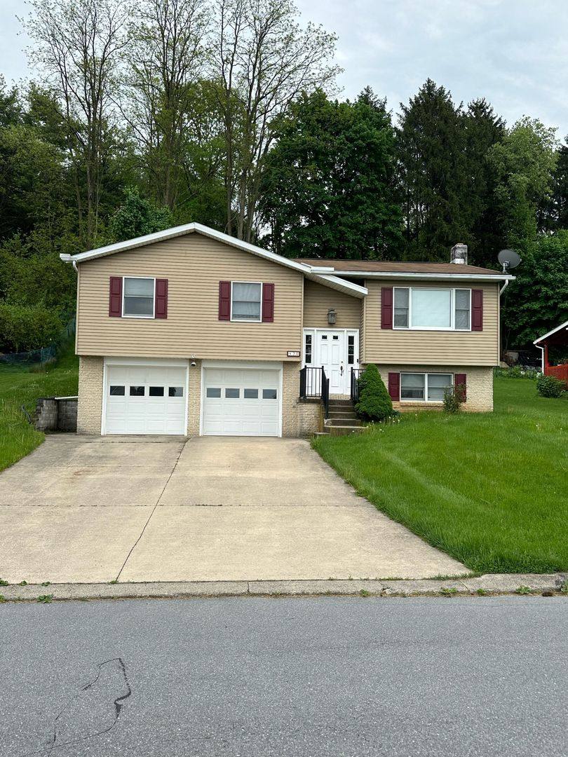 520 W Dr, Boalsburg, PA 16827