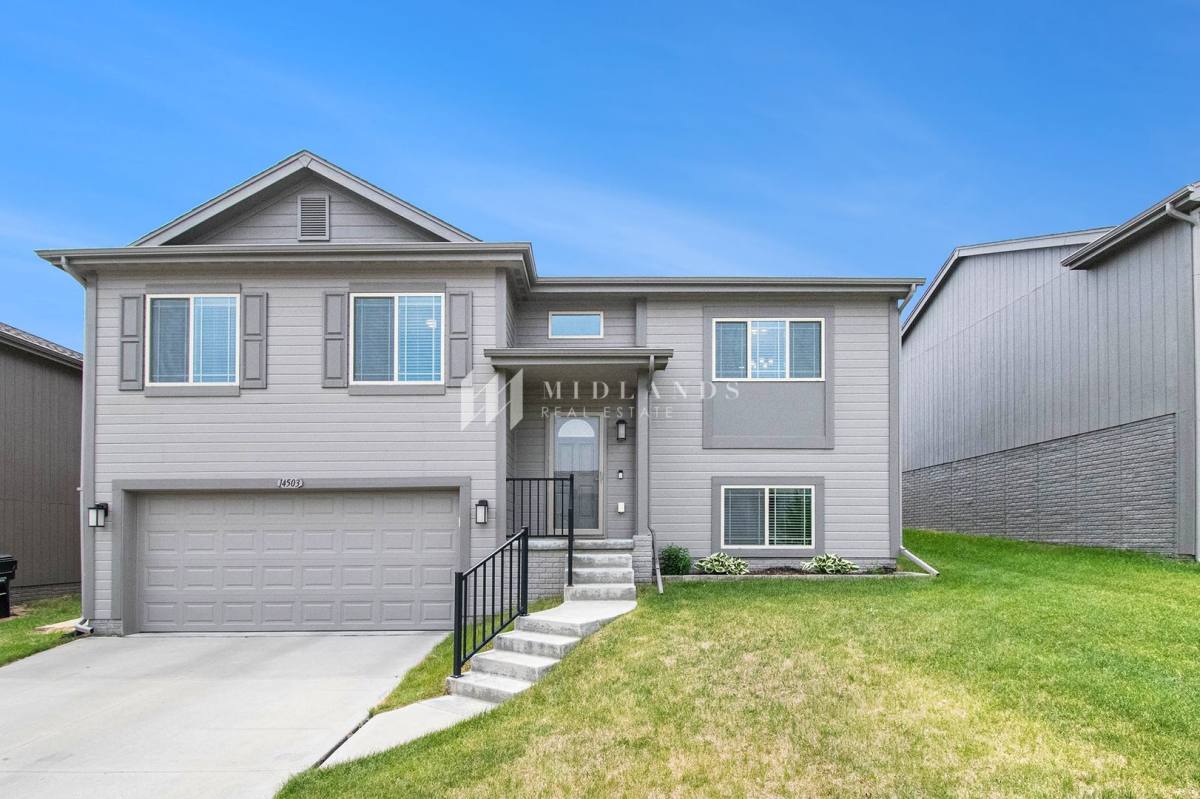 House for rent at 14503 Craig St, Bennington, NE 68007