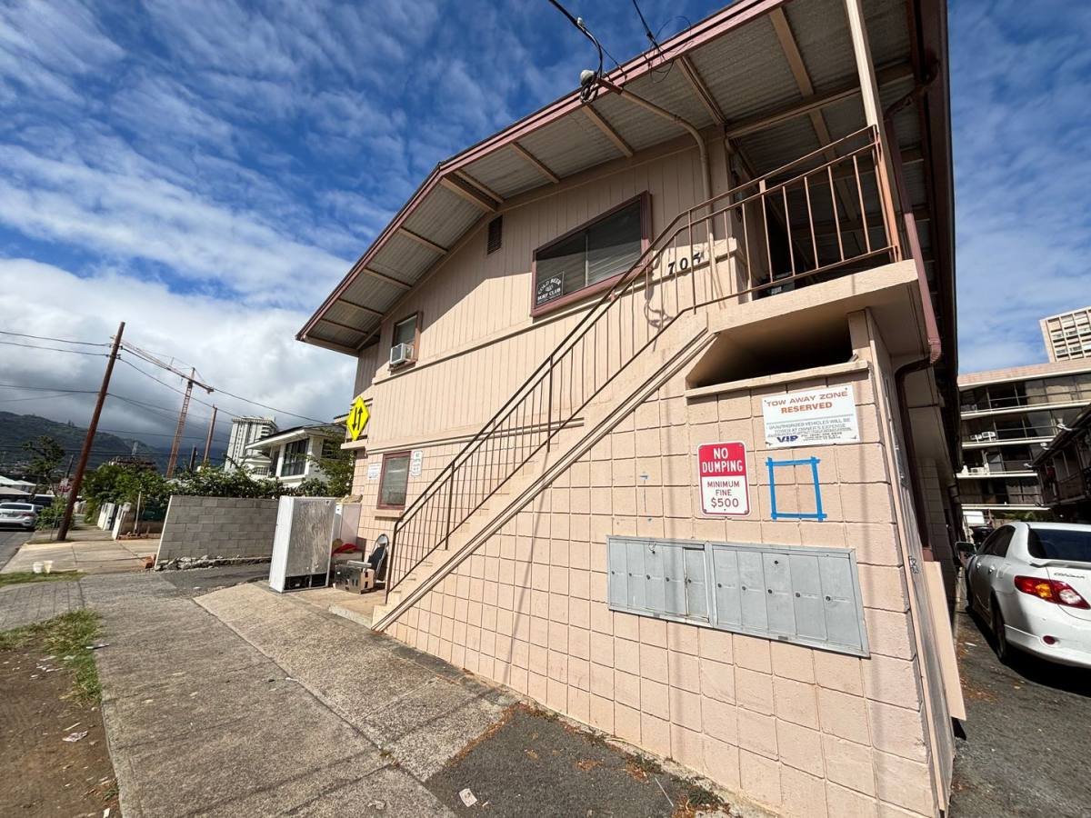 Apartment for rent at 705 Hoawa St, Honolulu, HI 96826