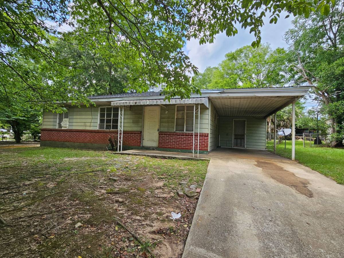 House for rent at 1615 Beverly Ave, Albany, GA 31705