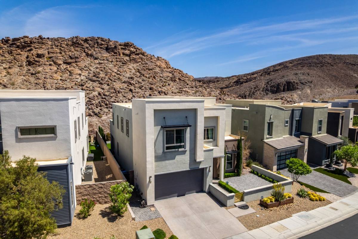 House for rent at 818 Horizon Canyon Dr, Henderson, NV 89052