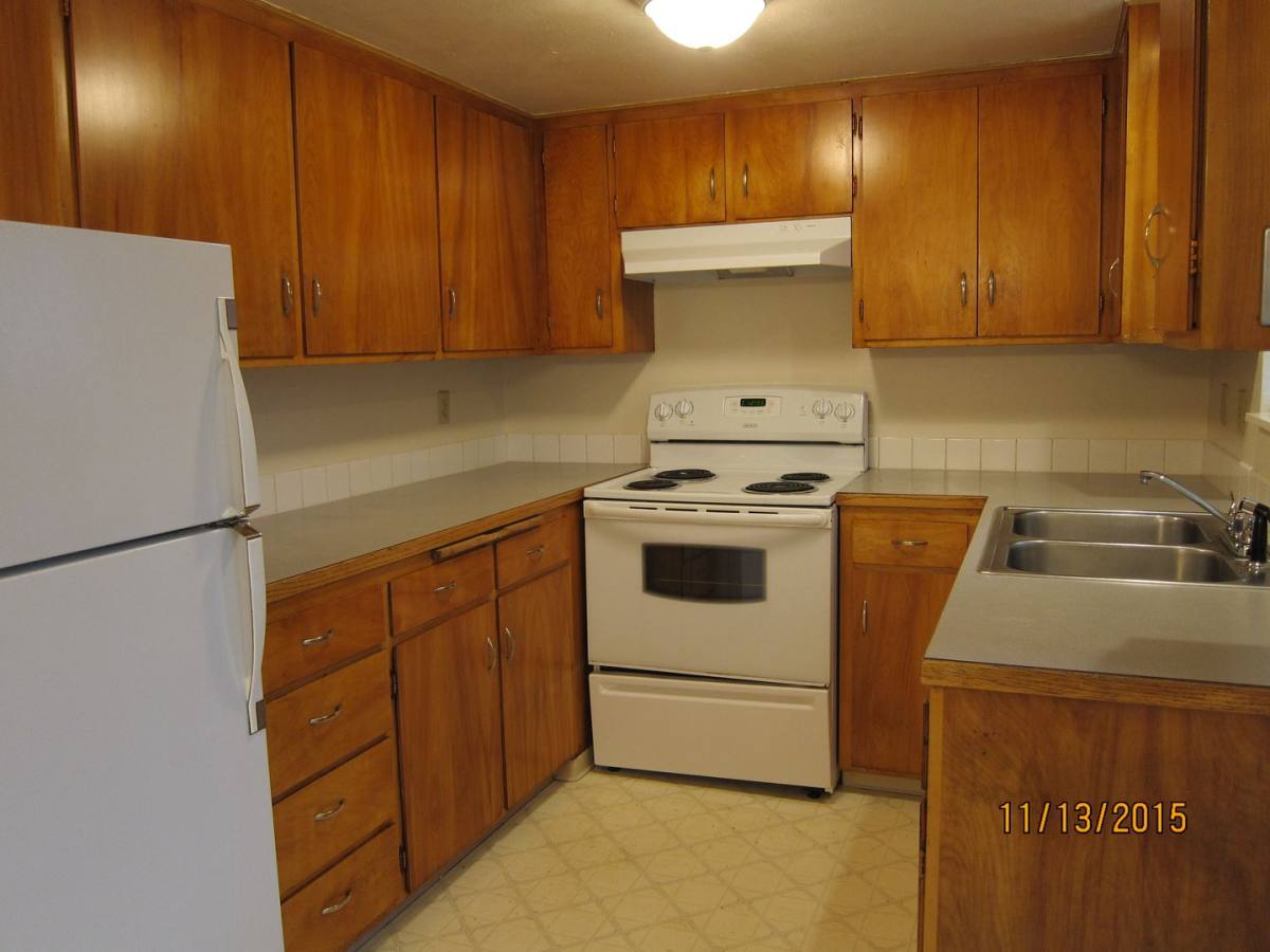 Apartment for rent at 400 E 6th Ave, Junction City, OR 97448