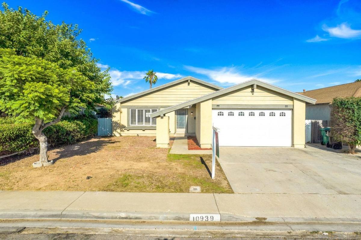 House for rent at 10939 Deering St, San Diego, CA 92126