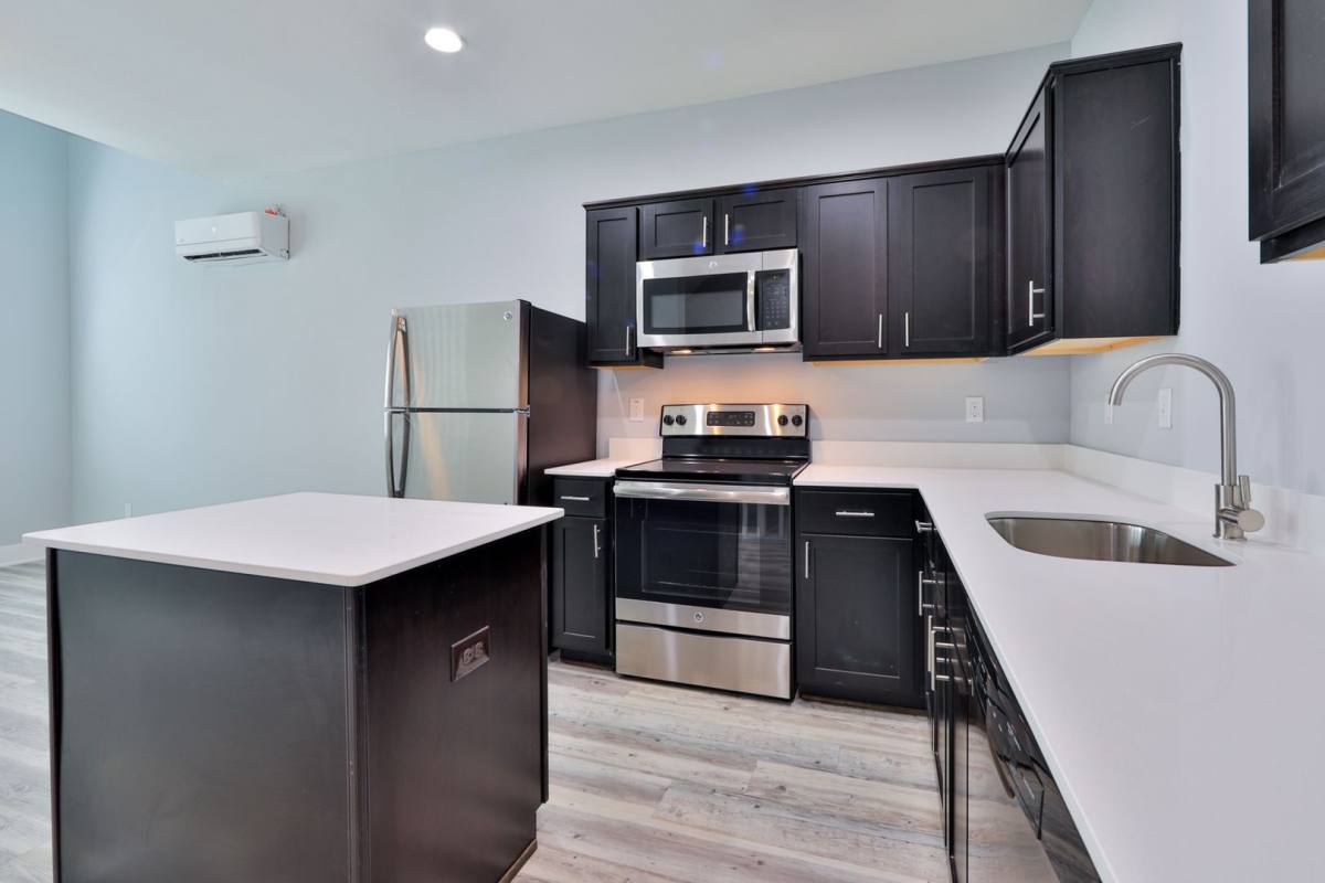 Apartment for rent at 715 W 13th St, Houston, TX 77008