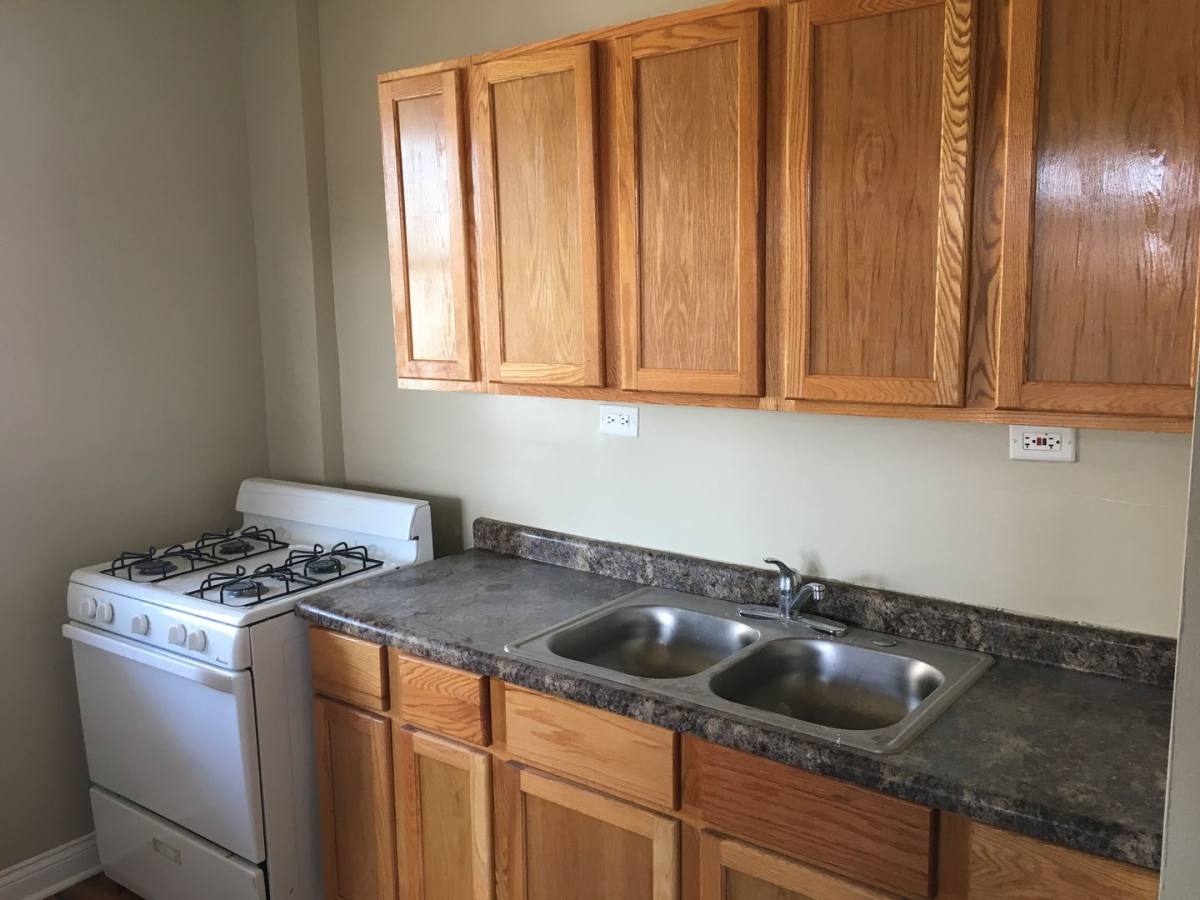 Apartment for rent at 5635-37 W N Ave, Chicago, IL 60639