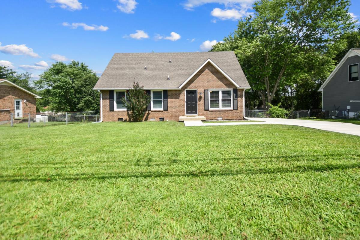 House for rent at 433 Cunningham Lane, Clarksville, TN 37042
