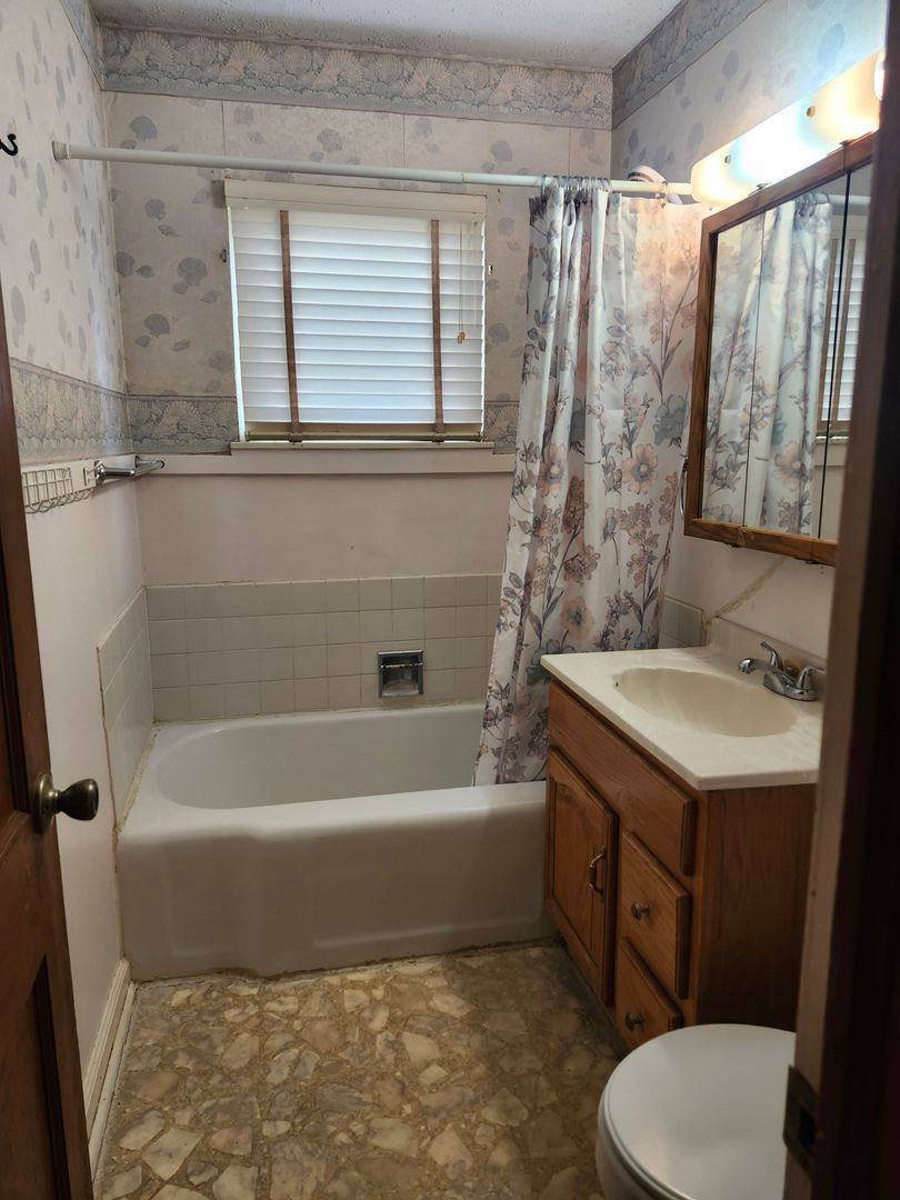 Apartment for rent at 6605 E Cootonwood Lane, Wichita, KS 67207