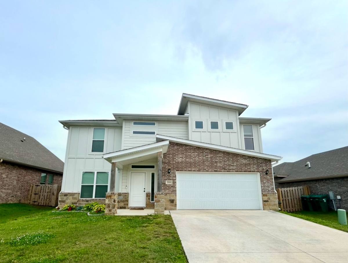 House for rent at 2111 Periwinkle Place, Centerton, AR 72719
