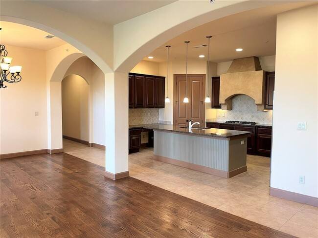 Apartment for rent at 555 Via Amalfi, Irving, TX 75039