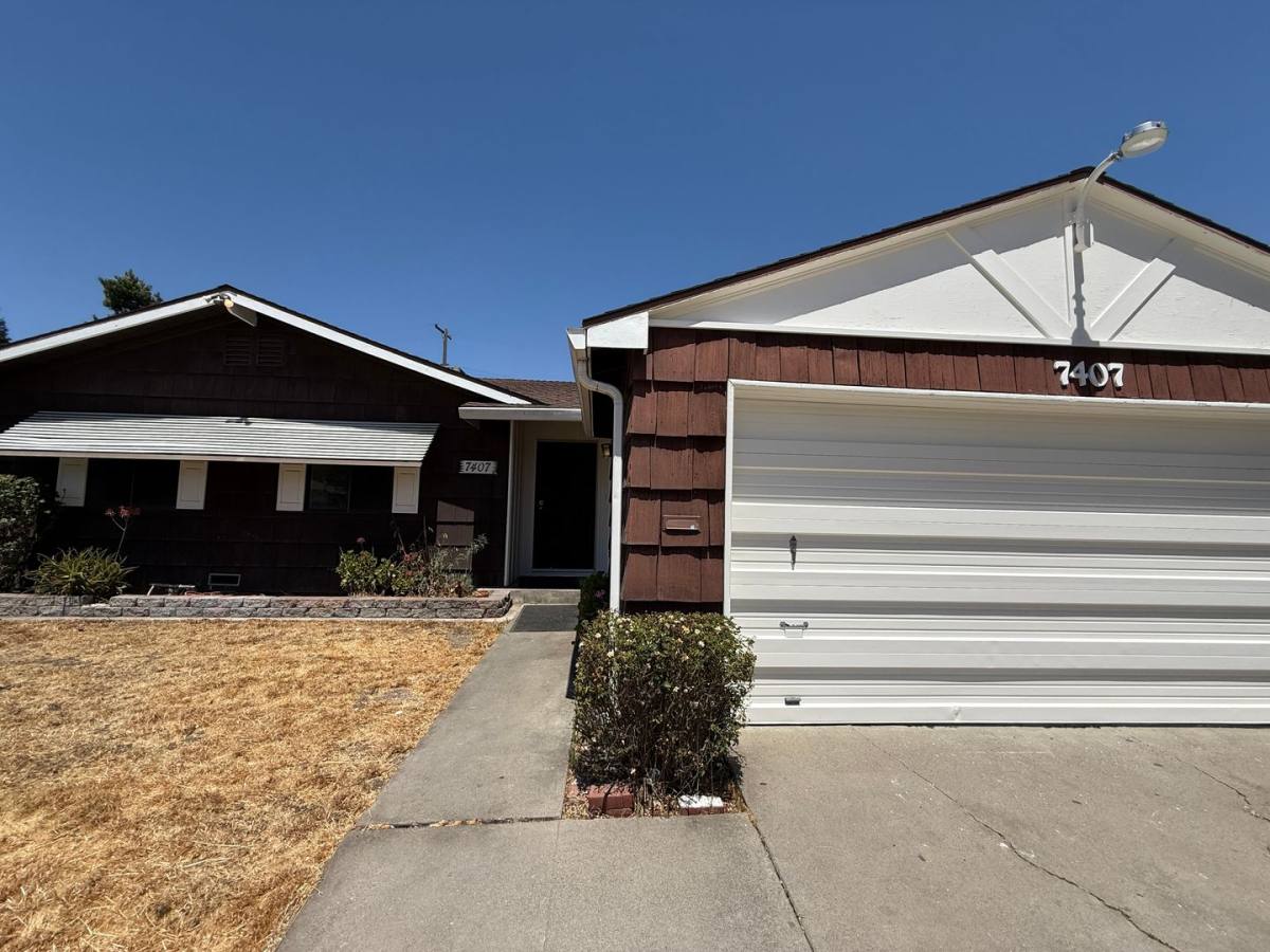 House for rent at 7407 Alix Parkway, Sacramento, CA 95823