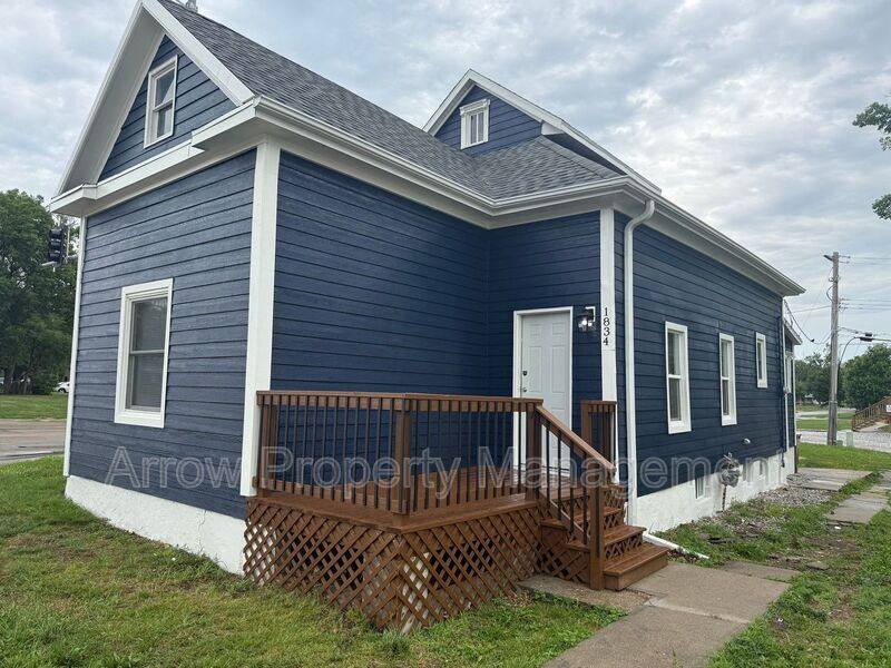 1834 N 27th St, Lincoln, NE 68502