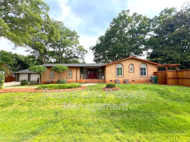 House for rent at 5745 Riviere Dr, Charlotte, NC 28211