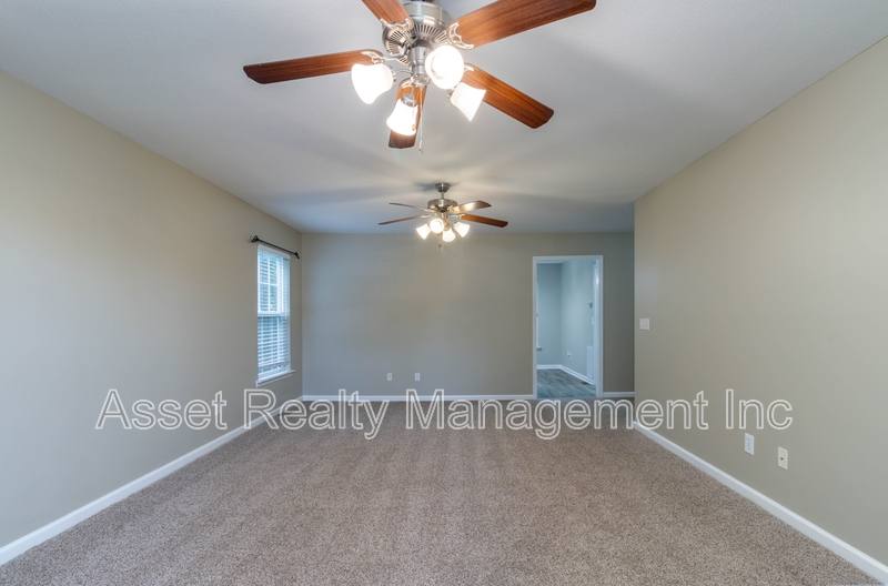 Apartment for rent at 913 Foch St #1, Maryville, TN 37801