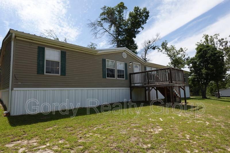 House for rent at 1211 Dwellings St, Alford, FL 32420