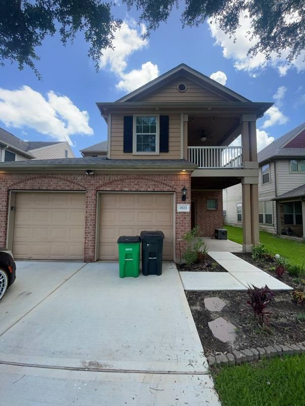 Apartment for rent at 2823 Feather Green Trail, Fresno, TX 77545