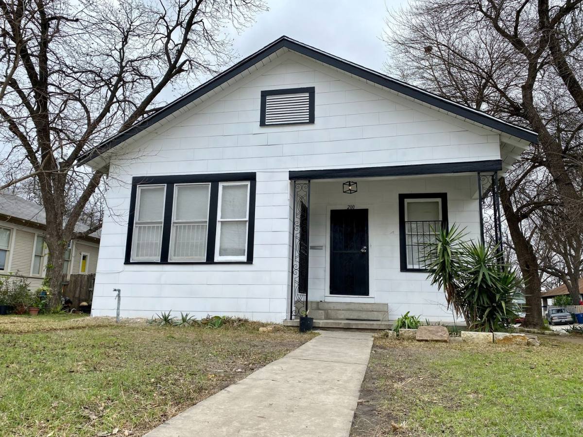 House for rent at 200 Roseborough St, San Antonio, TX 78210