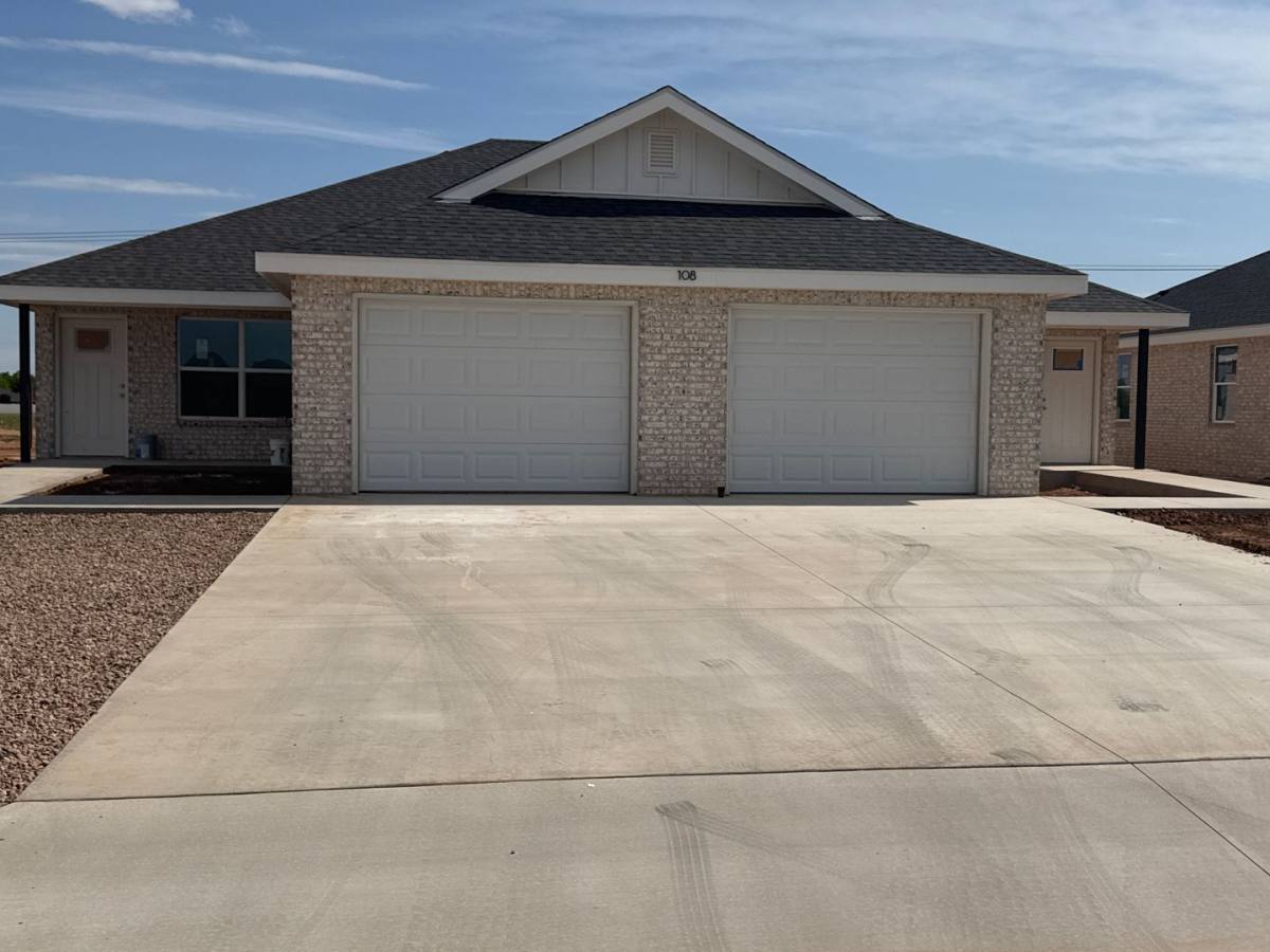 Apartment for rent at 108 Chisum Dr #B, Clovis, NM 88101