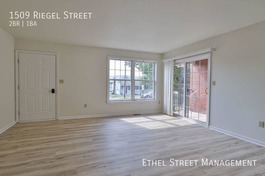 Apartment for rent at 1509 Riegel St, Hellertown, PA 18055