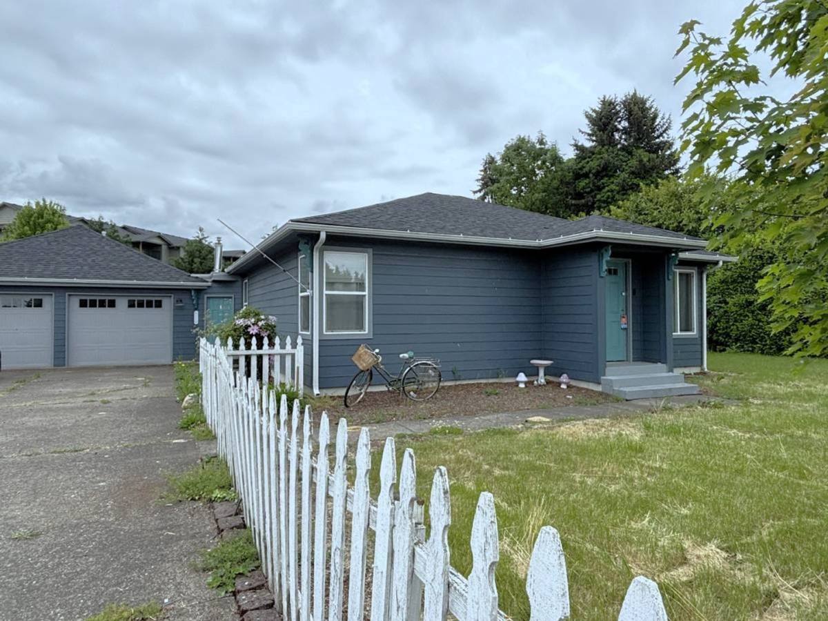 House for rent at 5150 Caplinger Rd SE, Salem, OR 97317