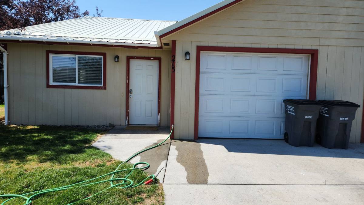 Apartment for rent at 215-217 K St, Ephrata, WA 98823