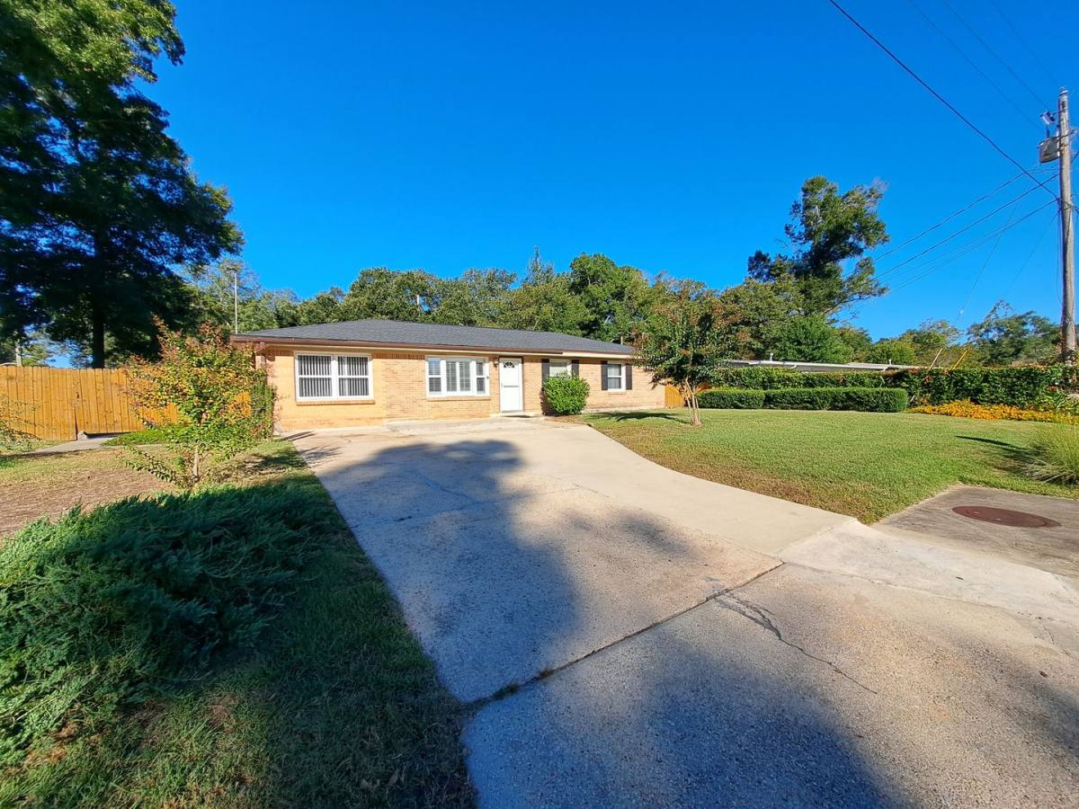 House for rent at 8101 Chapperal Dr, Pensacola, FL 32514