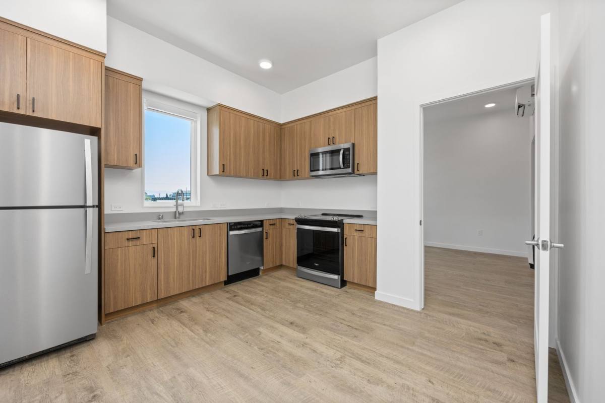 Townhouse for rent at 918 20th St, Bakersfield, CA 93301