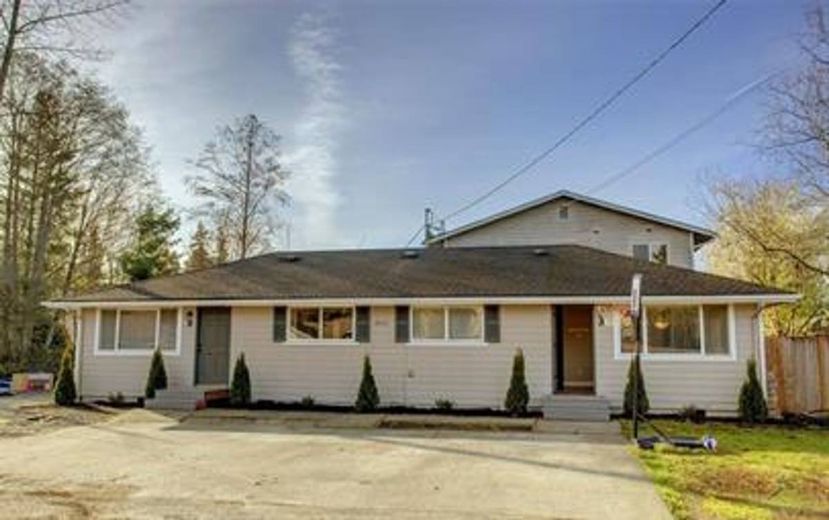 Apartment for rent at 20121 28th Ave W, Lynnwood, WA 98036