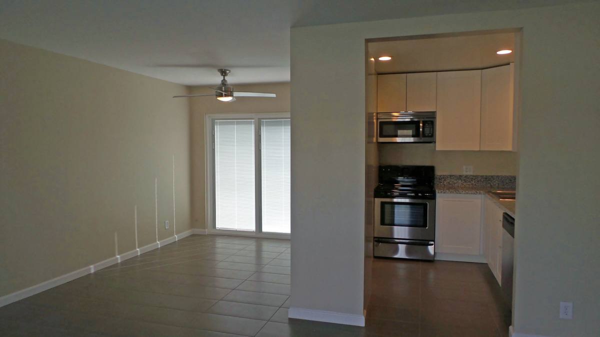Apartment for rent at 120 Saturmino Dr #6, Palm Springs, CA 92262