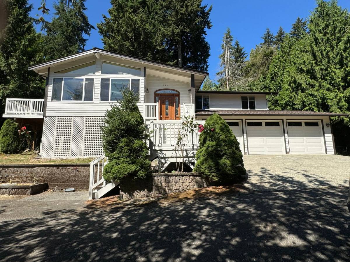 House for rent at 1801 156th Ave SE, Bellevue, WA 98007