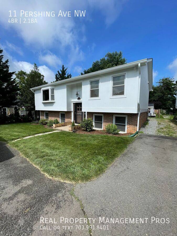 House for rent at 11 Pershing Ave NW, Leesburg, VA 20176