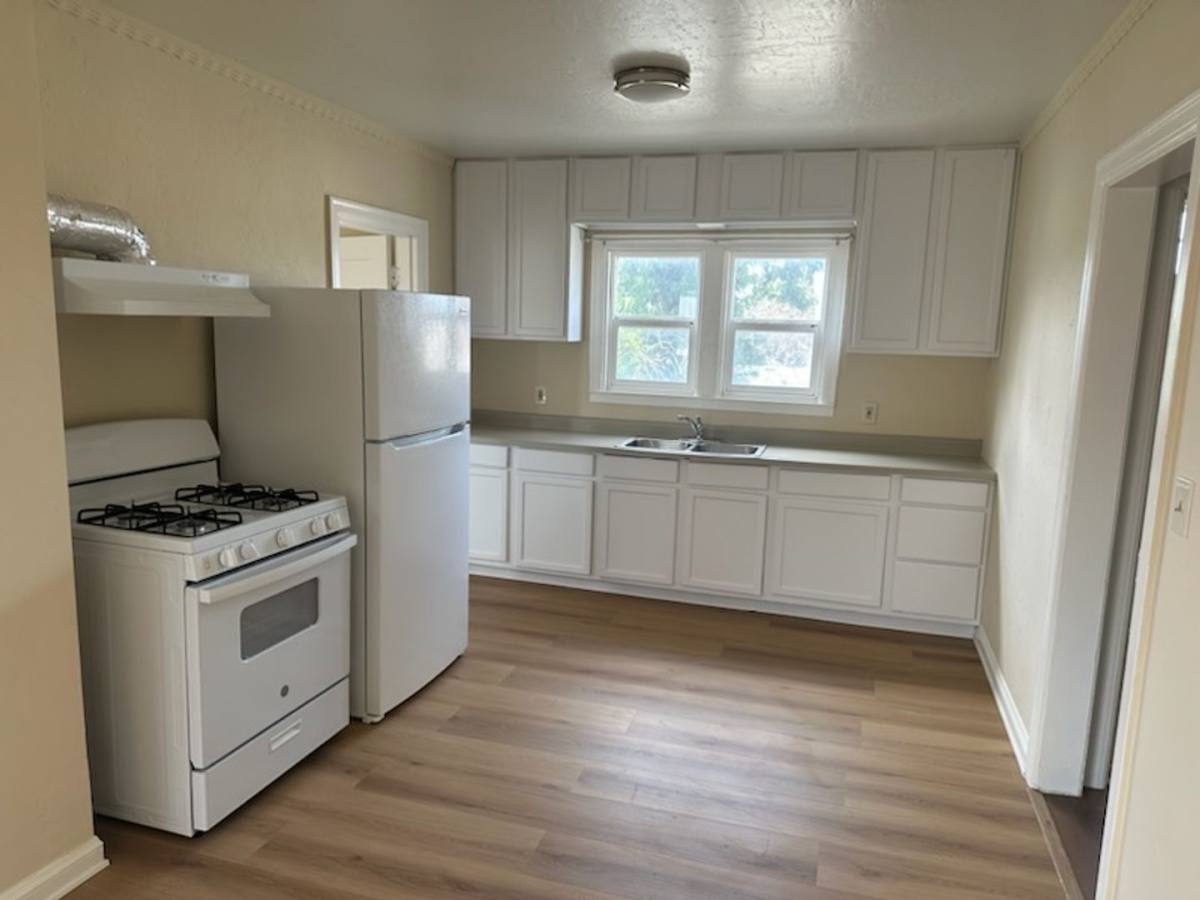 Apartment for rent at 45 W Tenth St, Pittsburg, CA 94565