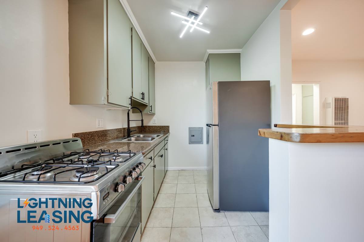 Apartment for rent at 3739 Inglewood #11D, Los Angeles, CA 90066