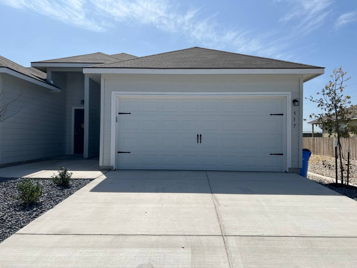 Apartment for rent at 637 Grayson Lane, Seguin, TX 78155