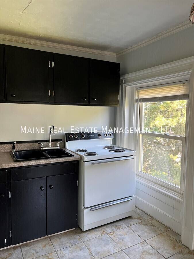 Apartment for rent at 99 Broadway #7, Bangor, ME 04401