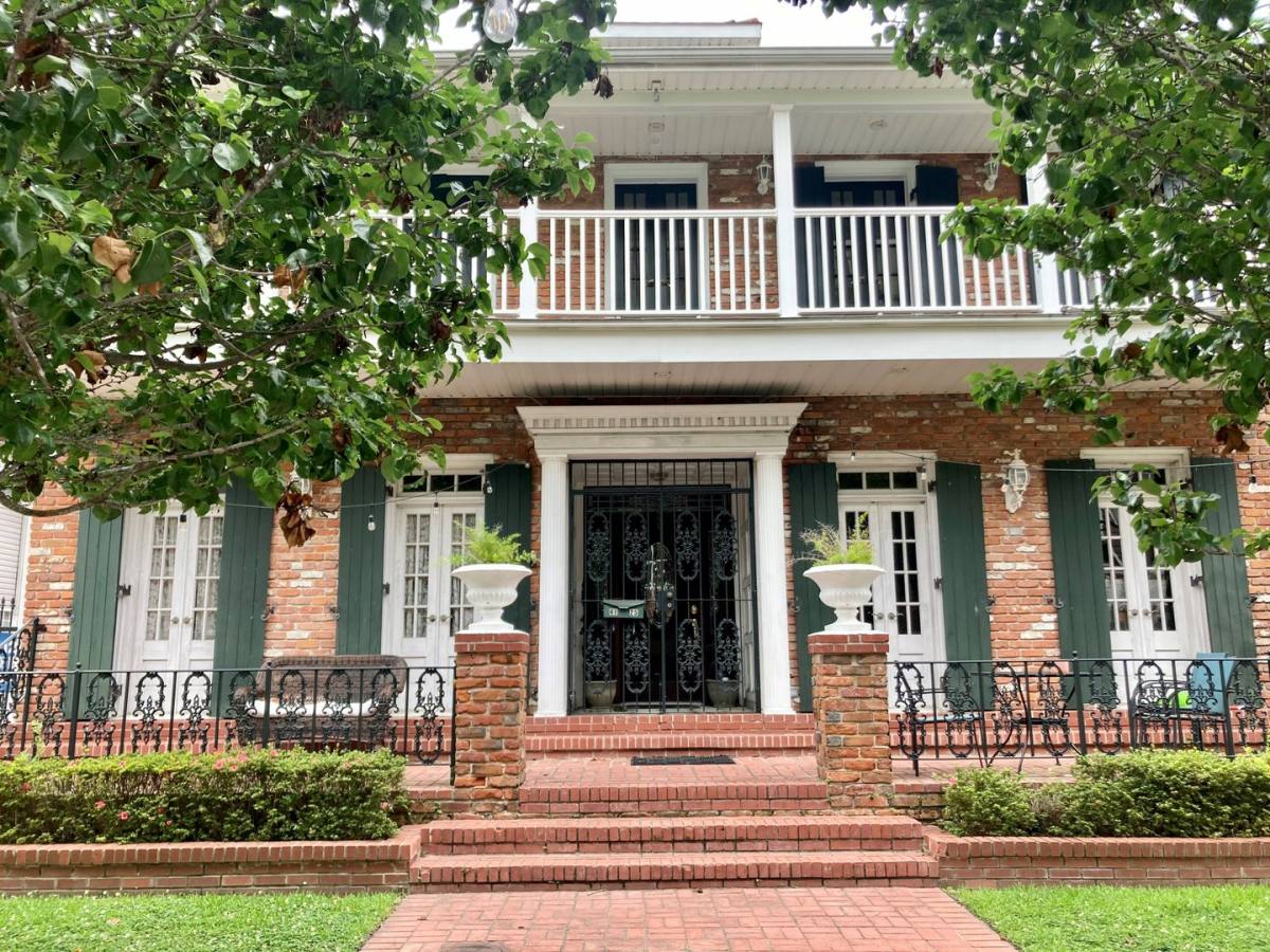 Apartment for rent at 4129 Palmyra, New Orleans, LA 70119