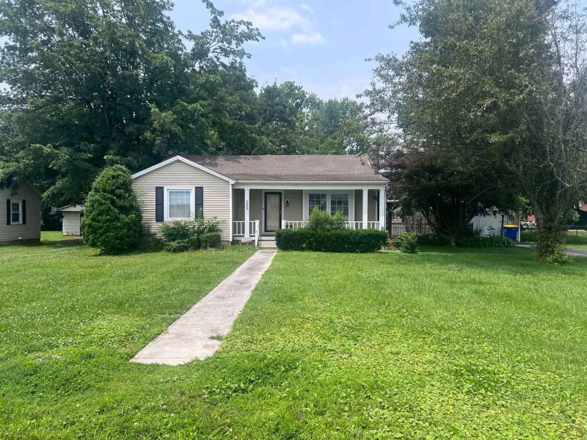 House for rent at 525 Nutwood St, Bowling Green, KY 42103