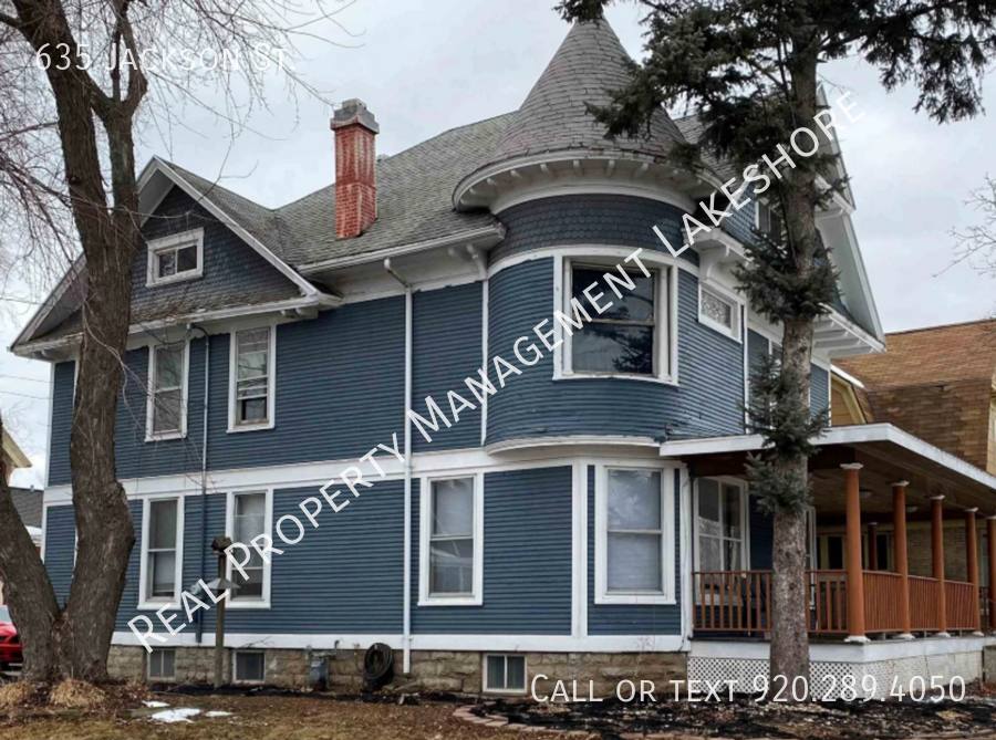 House for rent at 635 Jackson St, Oshkosh, WI 54901