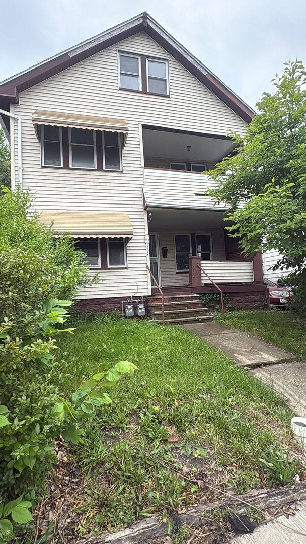 Apartment for rent at 16524 Kipling Ave, Cleveland, OH 44110