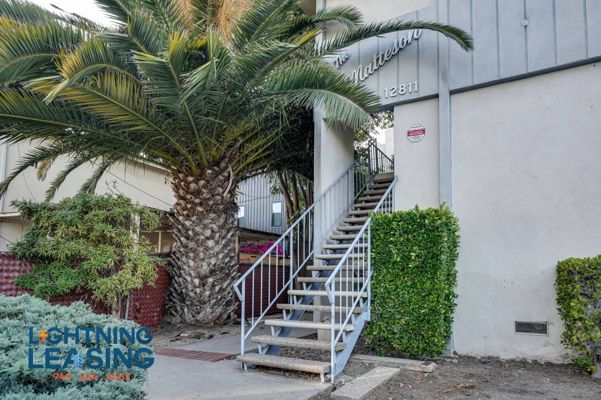 Apartment for rent at 12813 Matteson Ave #9D, Los Angeles, CA 90066