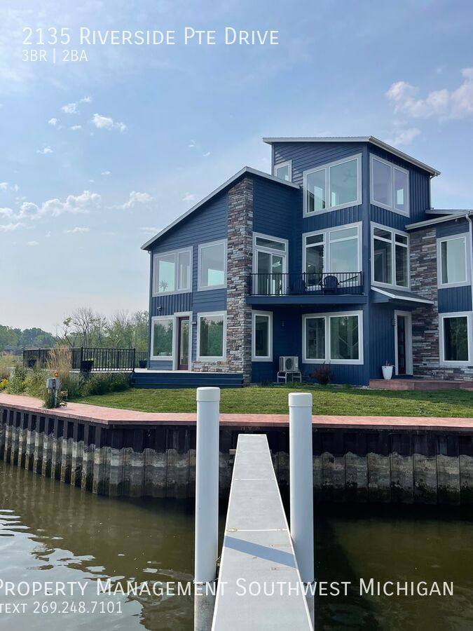 House for rent at 2135 Riverside Pte Dr, Saint Joseph, MI 49085