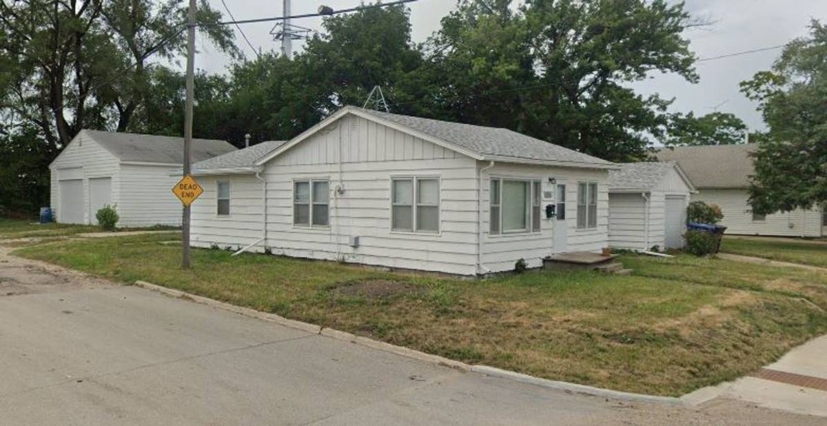 House for rent at 1214 E 21st St, Des Moines, IA 50317