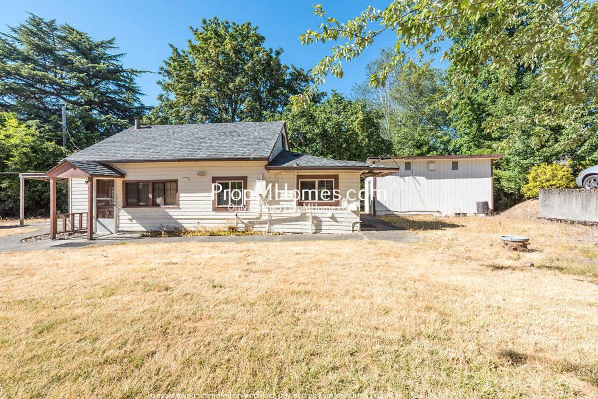 House for rent at 13522 SE Oatfield Rd, Portland, OR 97222