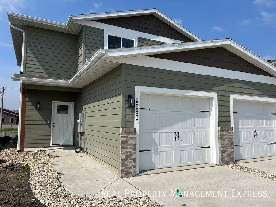 House for rent at 9660 W Tunis Dr, Sioux Falls, SD 57106