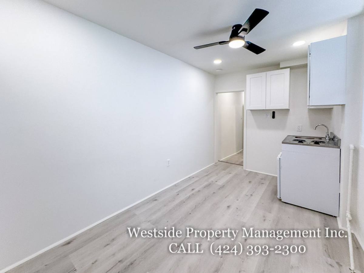 Apartment for rent at 40 Sunset Ave #40 1 4, Venice, CA 90291