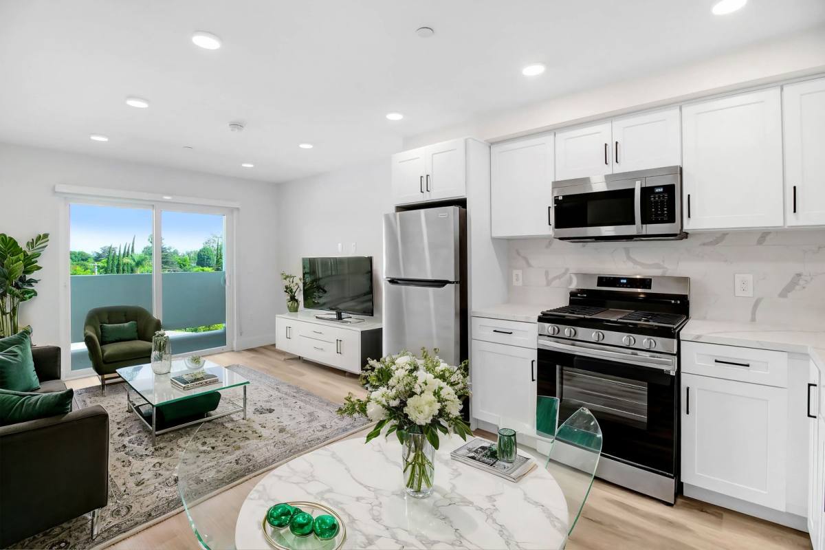 Apartment for rent at 5400 Carpenter Ave, Valley Village, CA 91607