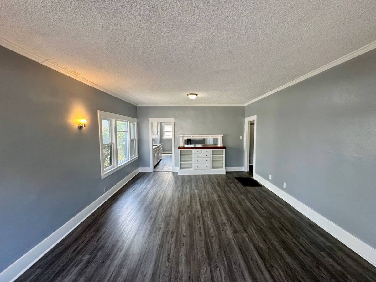 Apartment for rent at 620-626 Walnut Ave, Long Beach, CA 90802