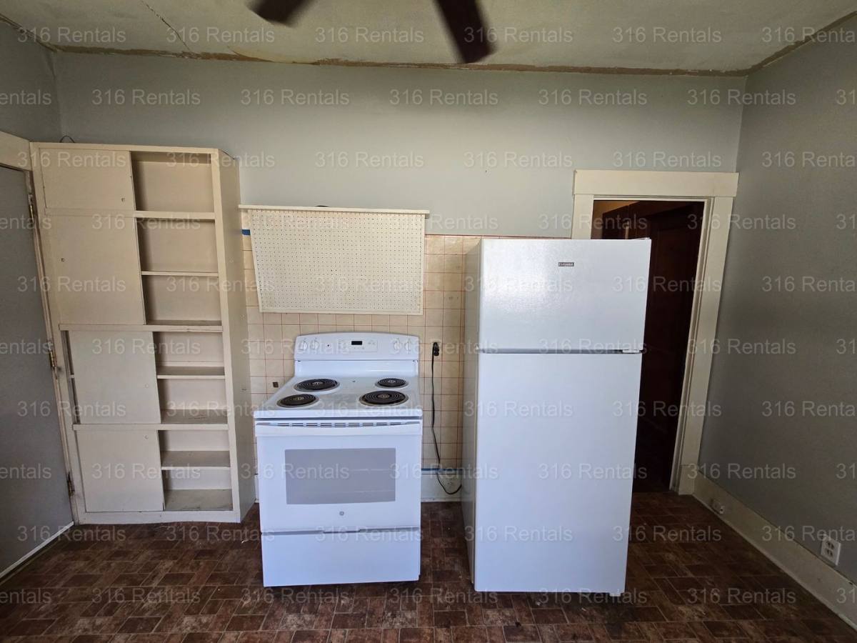 Apartment for rent at 116 SW 2nd St, Newton, KS 67114